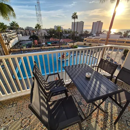 Palm Breeze - Americas *