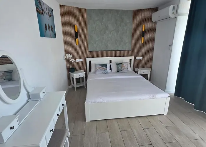 Palm Breeze - Americas * 美洲海滩