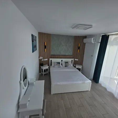 Palm Breeze - Americas Apartman *