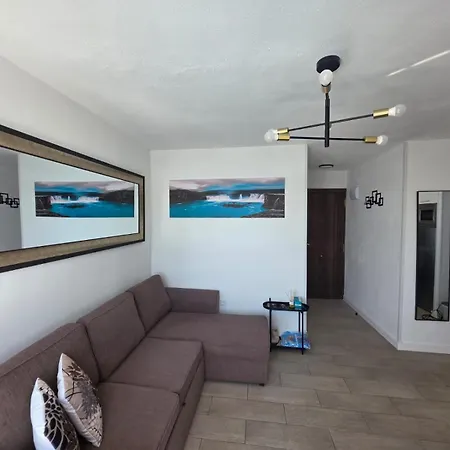 Palm Breeze - Americas Apartman